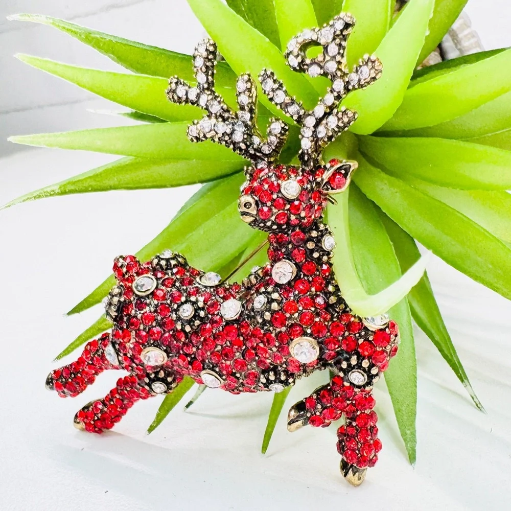 Large Red Crystal Rhinestone Gold Tone Reindeer Christmas Holiday Brooch